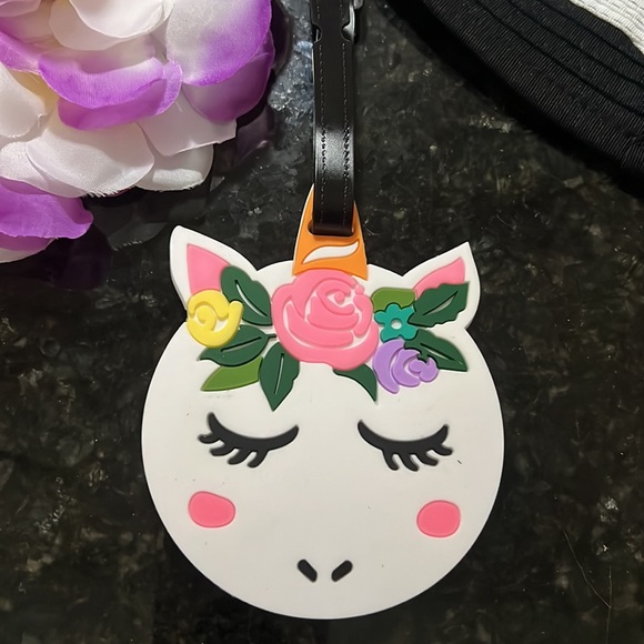 Last one! Bashful Unicorn 🦄 Luggage Tag - Picture 2 of 5